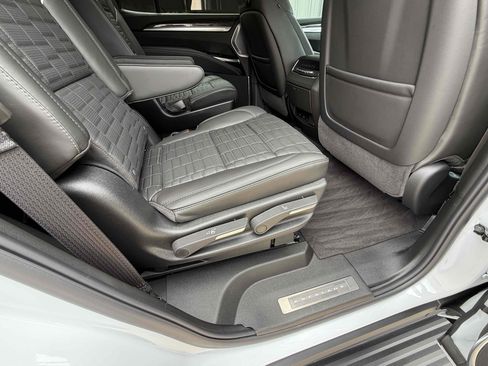 Used 2026 Cadillac Escalade V w/ LPO, ONYX Package AWD/4WD image 95