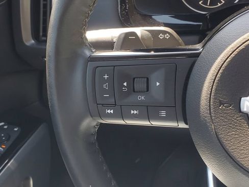 Used 2024 Nissan Pathfinder SL AWD/4WD image 15