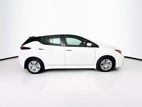 Used 2025 Nissan Leaf S FWD image 10
