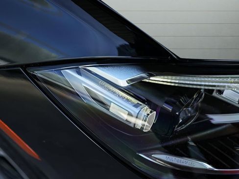 Used 2022 Mercedes-Benz S 500 4MATIC w/ AMG Line Package image 51