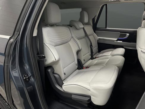 Used 2025 Ford Expedition Max Platinum w/ Platinum Ultimate Package image 36