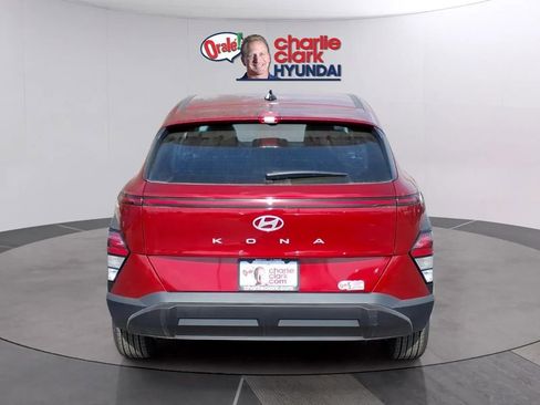 New 2026 Hyundai Kona SE FWD image 4