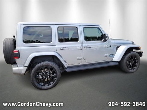 Used 2021 Jeep Wrangler Unlimited Sahara image 5