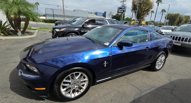 Used 2012 Ford Mustang Premium RWD image 1