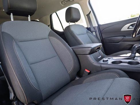 Used 2020 Chevrolet Traverse LT FWD image 11