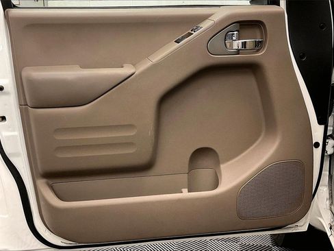 Used 2016 Nissan Frontier SV image 20