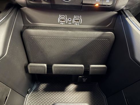 New 2026 RAM 1500 Big Horn AWD/4WD image 15
