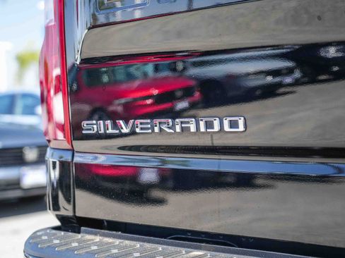 Used 2021 Chevrolet Silverado 1500 RST AWD/4WD image 16