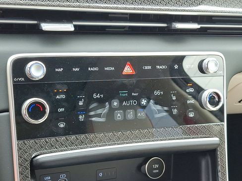 Certified 2025 Genesis GV80 3.5T e-SC image 17