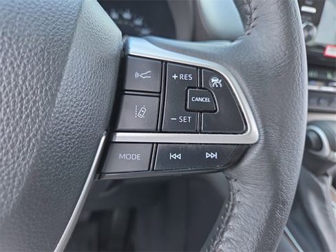 Used 2024 Toyota Sienna XLE image 20