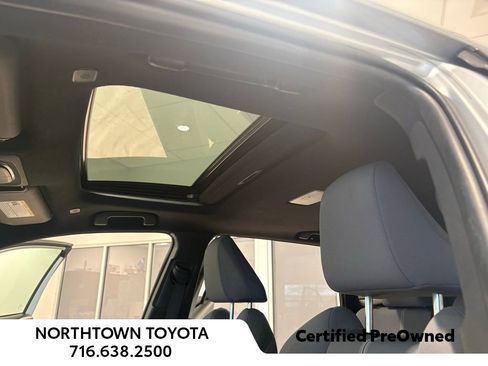 Used 2024 Toyota Corolla Cross SE w/ Moonroof Package image 14