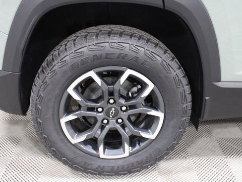 New 2026 Chevrolet Equinox ACTIV w/ Convenience Package III AWD/4WD image 43