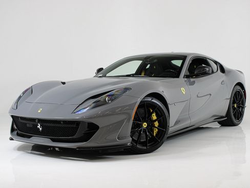 Used 2019 Ferrari 812 Superfast RWD image 62