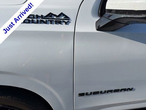 Used 2026 Chevrolet Suburban High Country AWD/4WD image 12