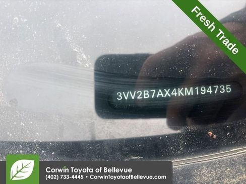 Used 2019 Volkswagen Tiguan SE w/ Panoramic Sunroof Package image 16