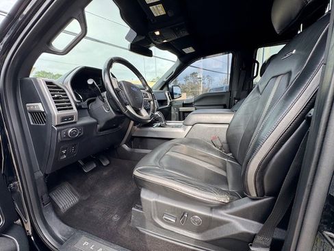 Used 2018 Ford F150 Platinum w/ Equipment Group 701A Luxury image 9