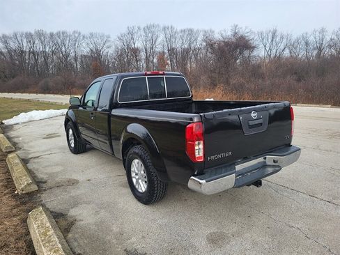 Used 2019 Nissan Frontier SV image 8