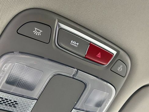 Used 2024 Kia Telluride S FWD image 25
