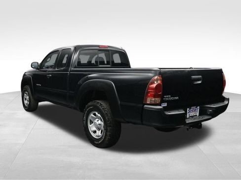 Used 2005 Toyota Tacoma 4x4 Access Cab w/ Convenience Pkg image 3