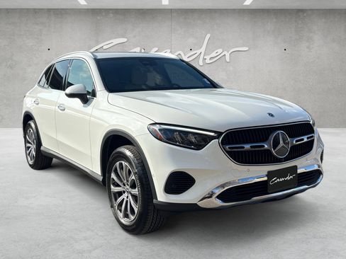 Used 2024 Mercedes-Benz GLC 300 image 2