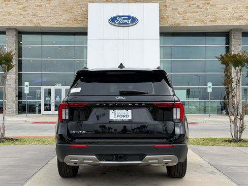New 2026 Ford Explorer Active w/ Active Comfort Package RWD image 22