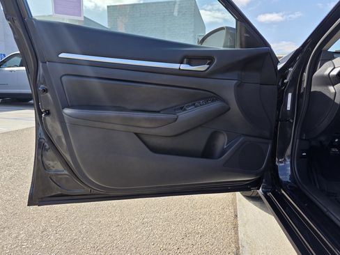 Used 2022 Nissan Altima 2.5 SV image 12