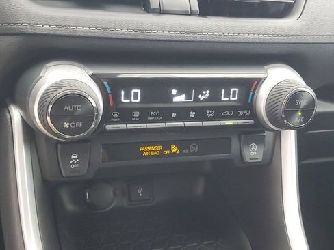 Used 2021 Toyota RAV4 XLE FWD image 29