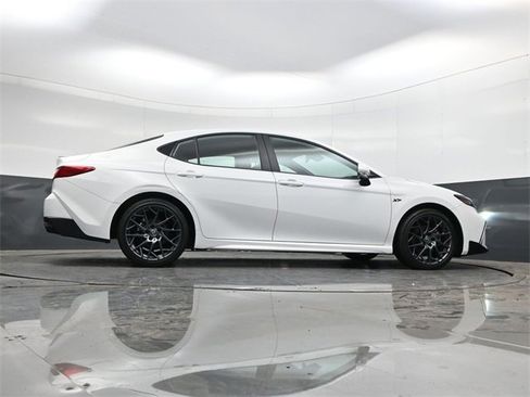 Used 2025 Toyota Camry SE w/ Convenience Package image 34