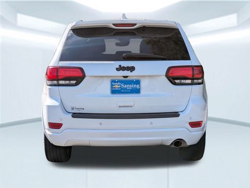 Used 2021 Jeep Grand Cherokee Laredo X image 5