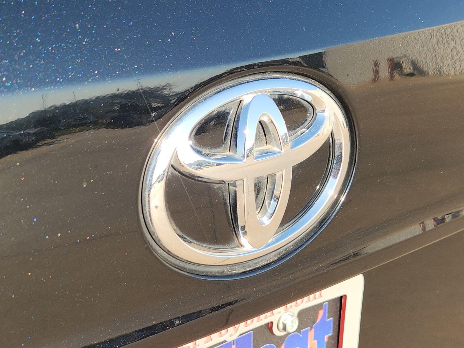 Used 2024 Toyota Highlander LE FWD image 12