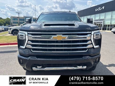 Used 2024 Chevrolet Silverado 2500 High Country w/ High Country Premium Package AWD/4WD image 7