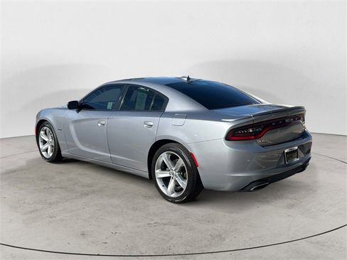 Used 2018 Dodge Charger R/T image 3