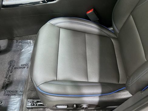 Certified 2025 Buick Envista Sport Touring w/ Convenience I Package FWD image 19