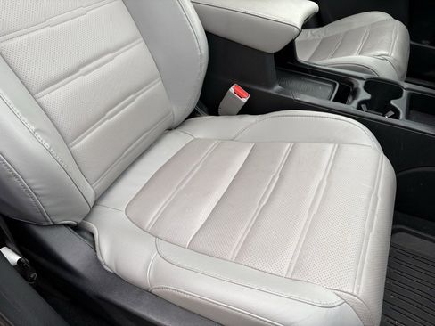 Used 2019 Honda CR-V Touring image 28