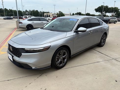 Certified 2023 Honda Accord EX image 4