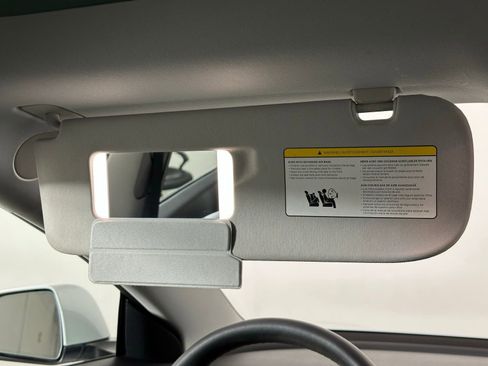 Used 2021 Tesla Model 3 Standard Range Plus image 23