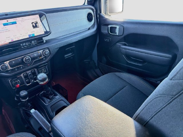 Used 2025 Jeep Wrangler Unlimited Sport AWD/4WD image 24