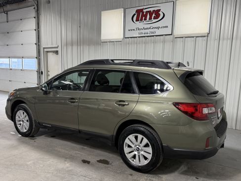Used 2017 Subaru Outback 2.5i Premium image 17