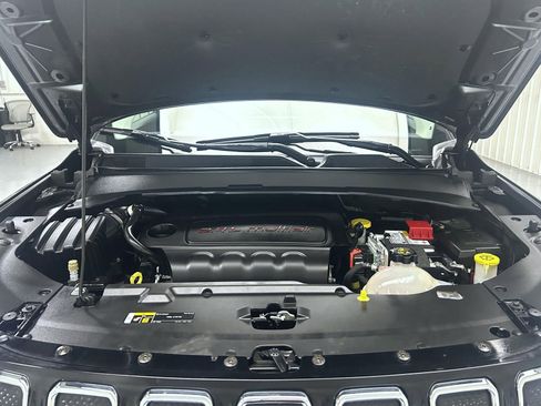 Certified 2022 Jeep Compass Limited image 24