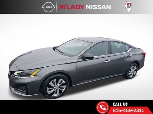 Used 2025 Nissan Altima 2.5 S image 3