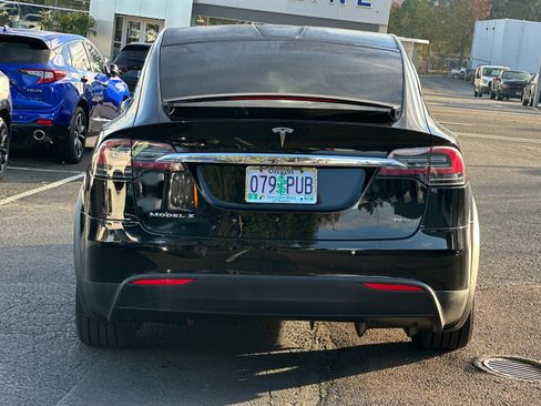 Used 2018 Tesla Model X 75D image 5