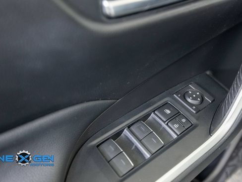 Used 2022 Toyota RAV4 XLE w/ Convenience Package AWD/4WD image 12
