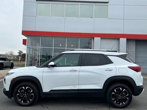 Used 2022 Chevrolet TrailBlazer LT w/ Convenience Package image 6