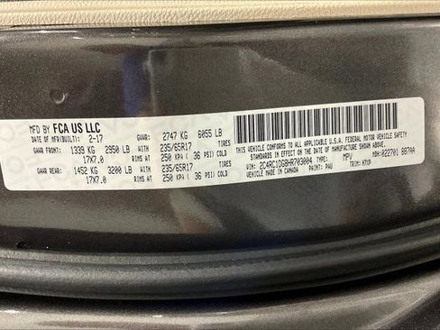 Used 2017 Chrysler Pacifica Touring image 45