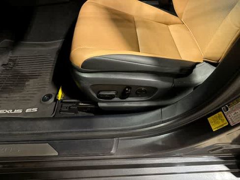 Used 2023 Lexus ES 350 w/ Premium Package FWD image 23