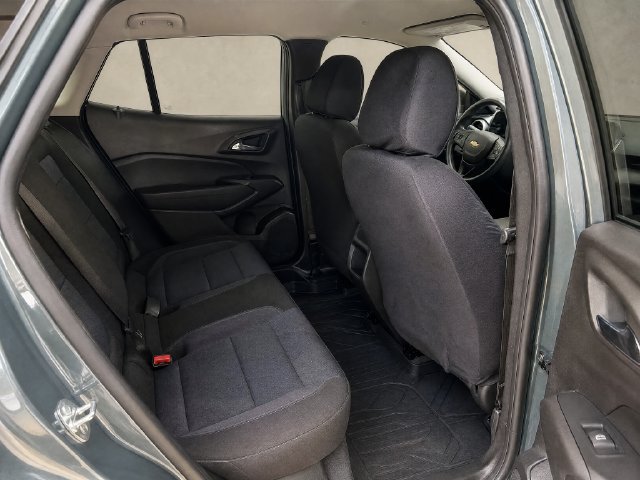 Used 2026 Chevrolet Trax LS w/ LS Convenience Package FWD image 11