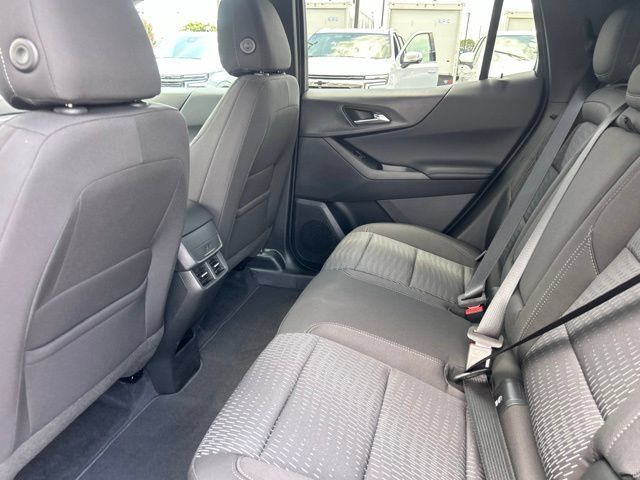 New 2027 Chevrolet Equinox LT w/ Safety and Technology Package FWD image 28