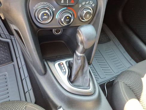 Used 2016 Dodge Dart SXT FWD image 37