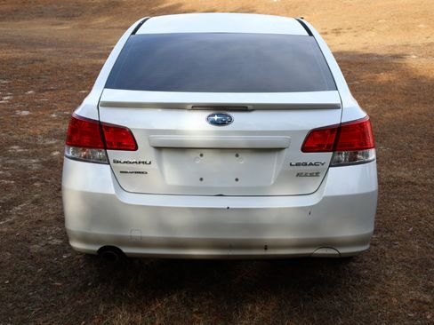 Used 2011 Subaru Legacy 2.5i Premium image 4