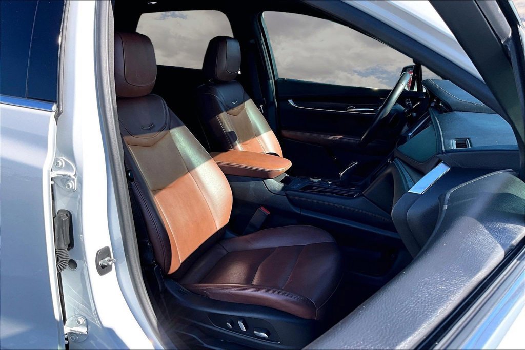 Used 2022 Cadillac XT5 Premium Luxury w/ Technology Package FWD image 29